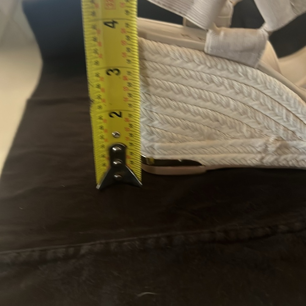 NWT DKNY WEDGES …… - Picture 6 of 10